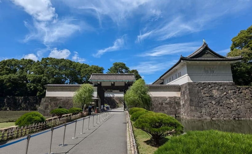 Tokyo: Samurai History Walking Tour - A samurai tour that begins with questions, not costumes