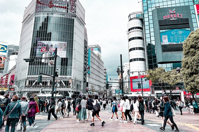 Tokyo: Shibuya Crossing & Hidden Streets Walking Tour - Crossing Shibuya Crossing with a little guidance