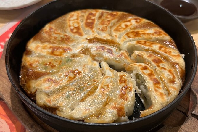 Tokyo: Shibuya Food Tour (13 dishes and 4 Eateries) - Meeting at Tokyu Plaza and entering Shibuya