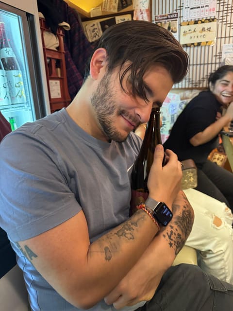 Tokyo: Shinjuku Bar Hopping & Karaoke Night Tour - The human side: guides, language, and group mood