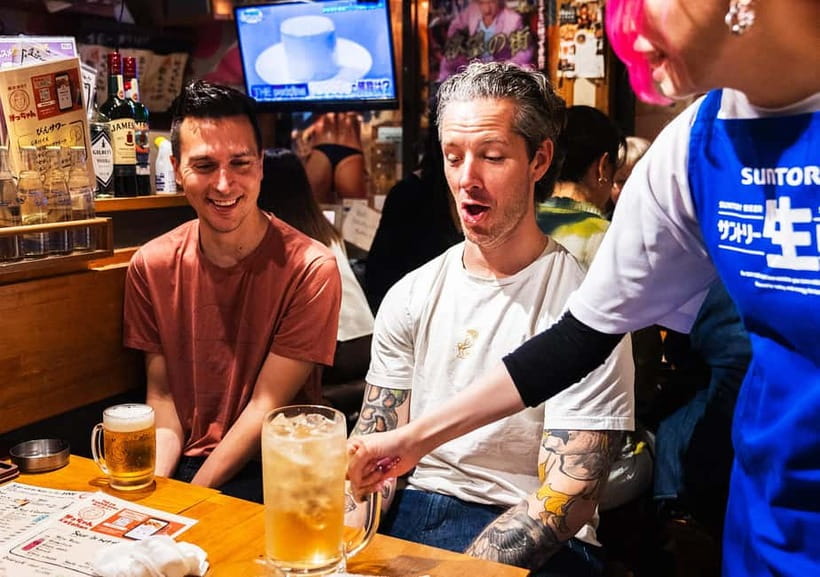 Tokyo: Shinjuku Bar Hopping & Night Walking Tour - Key points at a glance