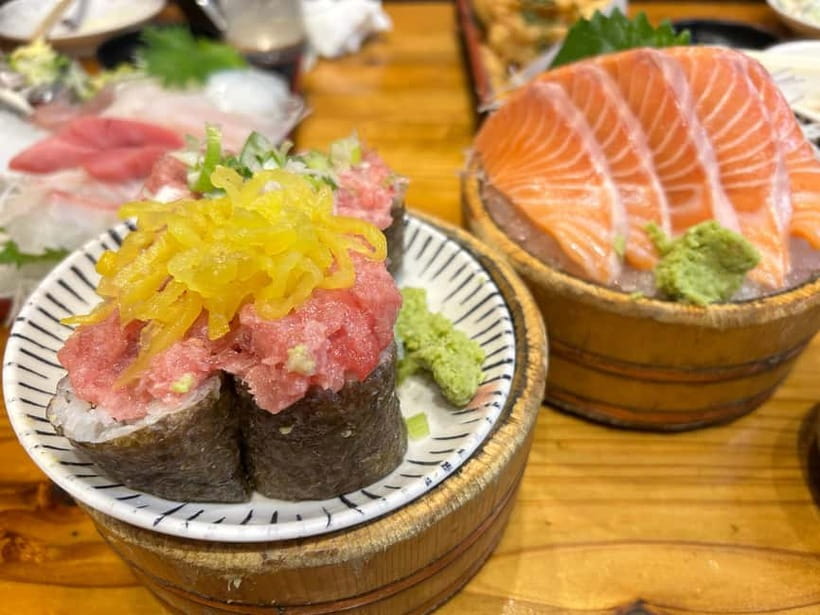 Tokyo: Shinjuku Bar Hopping & Night Walking Tour - What the $30 price really covers