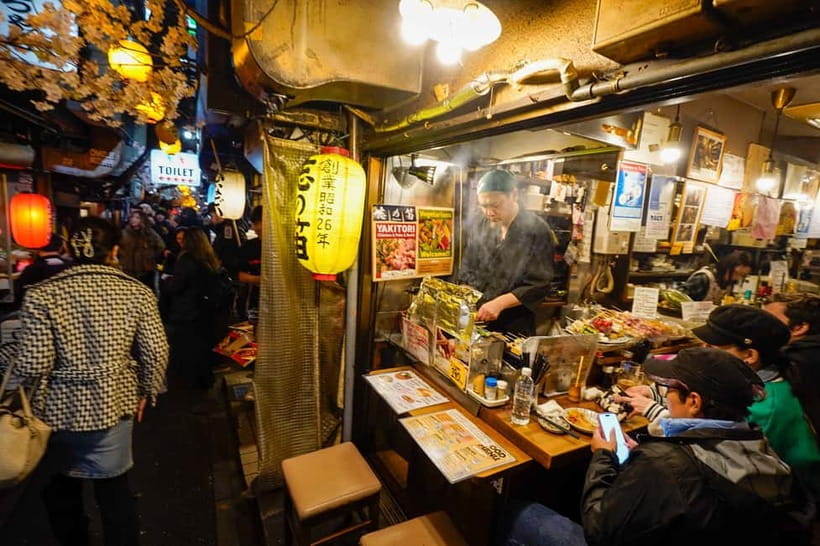 Tokyo: Shinjuku Golden Gai Bar Hopping Night Tour - Key points at a glance