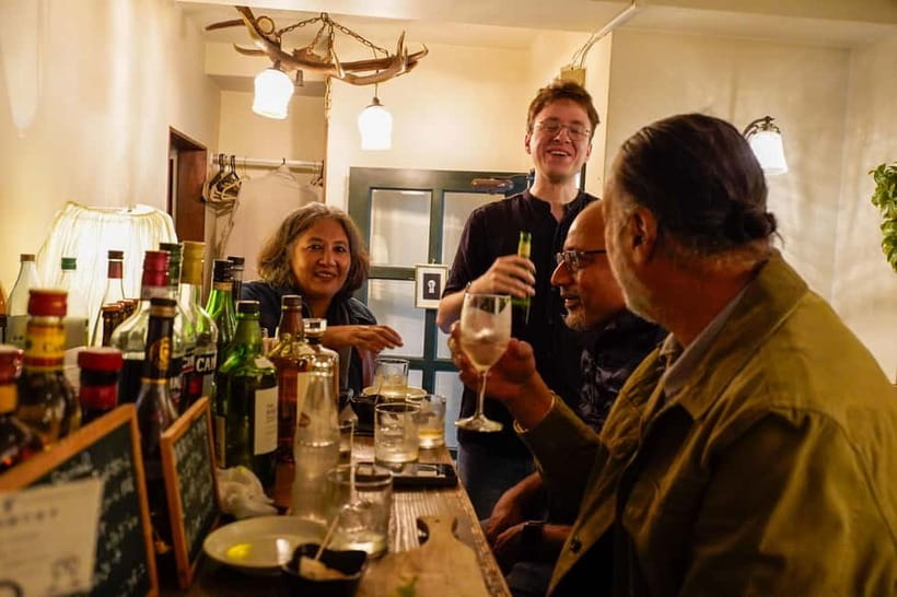 Tokyo: Shinjuku Golden Gai Bar Hopping Night Tour - Kabukicho and the changing face of nightlife