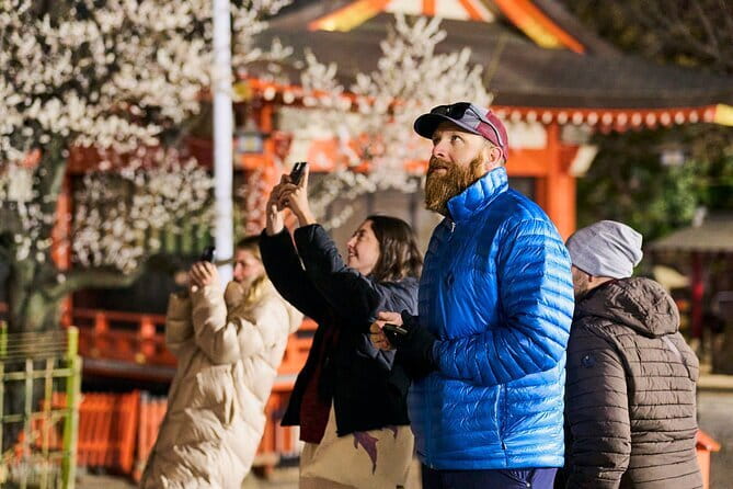 Tokyo: Shinjuku Historical Walking Tour & Secret Backstreets - Why this 90-minute route works well in Shinjuku
