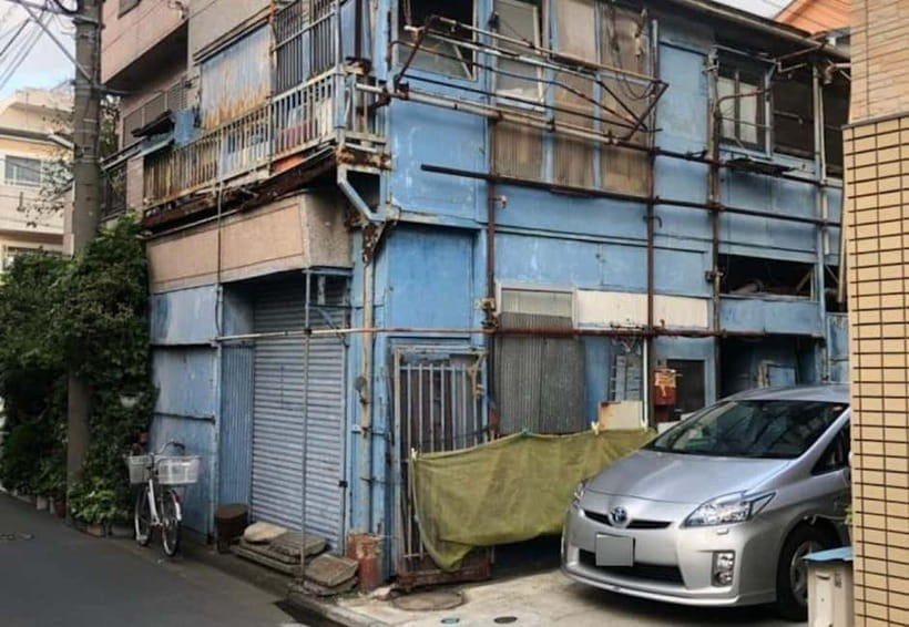 Tokyo: Shinjuku, Kawasaki, Slum & Red Light Tour with Pickup - The Kawasaki walk: social history beyond the usual route