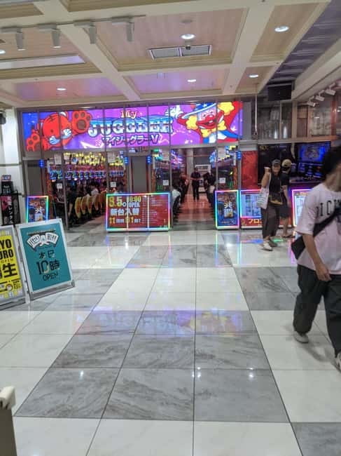 Tokyo Shinjuku : Private Walking Night Tour with Pachinko - Kabukicho beyond the neon signs