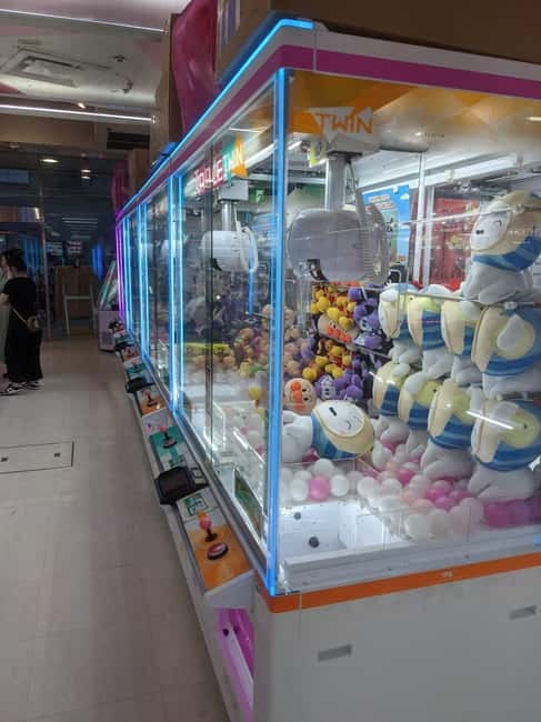 Tokyo Shinjuku : Private Walking Night Tour with Pachinko - Learning pachinko without guessing at the machines