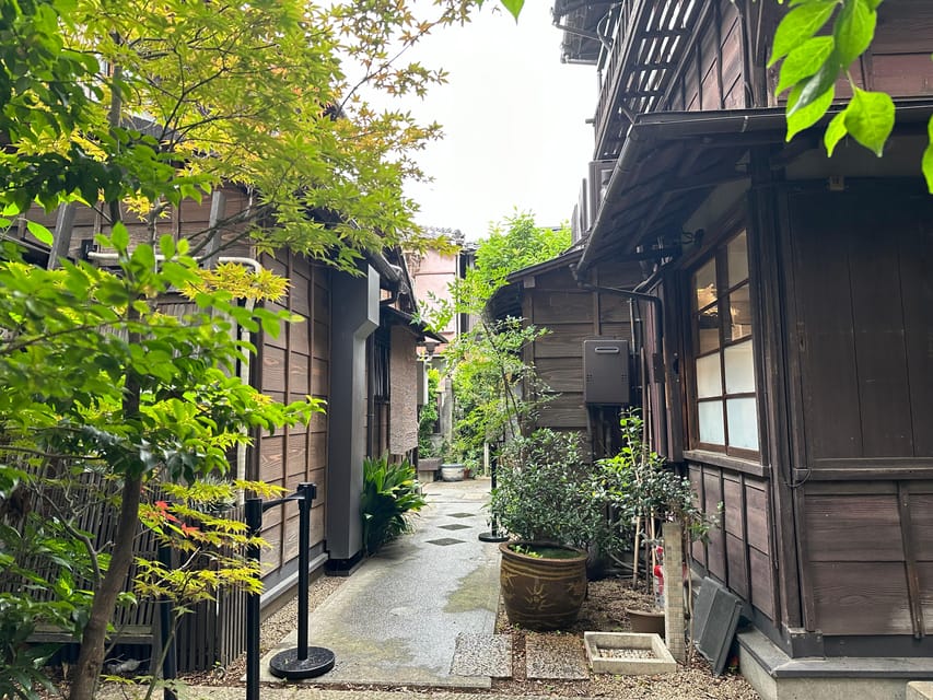 Tokyo:Stroll in Old traditional culture towns~Yanaka & Nezu - From Nippori Station into Yanaka’s quiet lanes