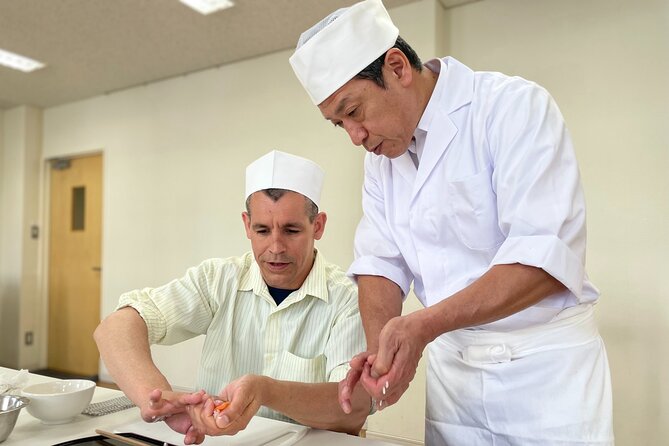 Tokyo Sushi Making Class in Tsukiji with Professional Chef - Making five nigiri and one rolled sushi