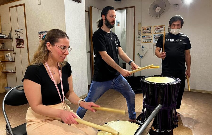 Tokyo: Taiko Drum Experience in Kabukicho with Dinner - The one-hour taiko lesson for beginners
