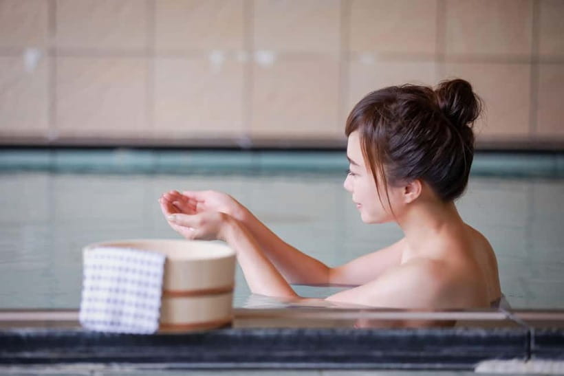 Tokyo: Tattoo-Friendly Public Bath Experience with Guide - What the one-hour schedule feels like