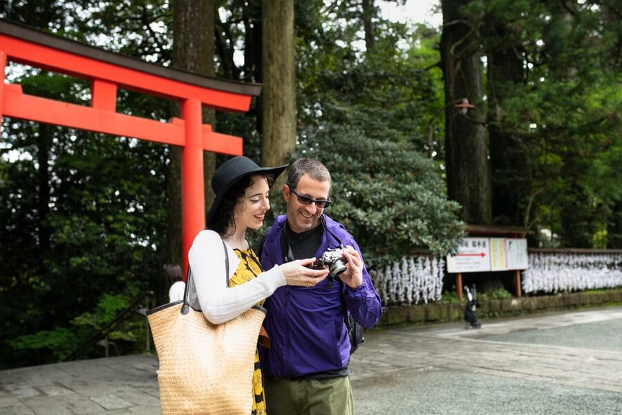 Tokyo to Hakone: Private Scenic Day Trip Experience - Crossing Lake Ashi on the pirate boat