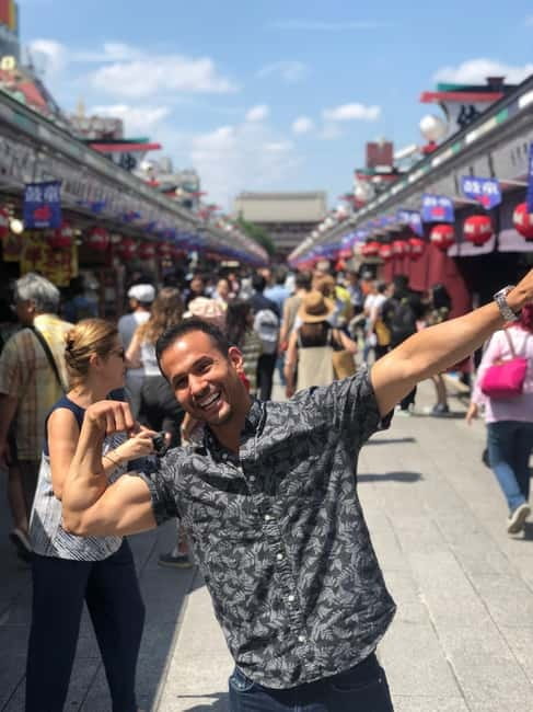 Tokyo Tours in Spanish (Asakusa - Skytree Tower- Akihabara) - Starting in the hotel lobby or at a meeting point