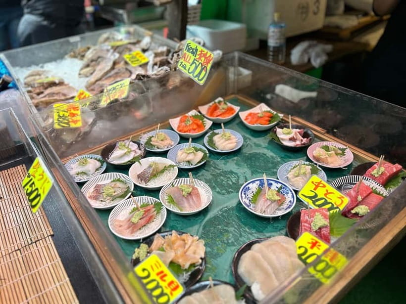 Tokyo: Toyosu & Tsukiji Market Adventure with Tuna Auction - From Toyosu to old Tsukiji by local bus