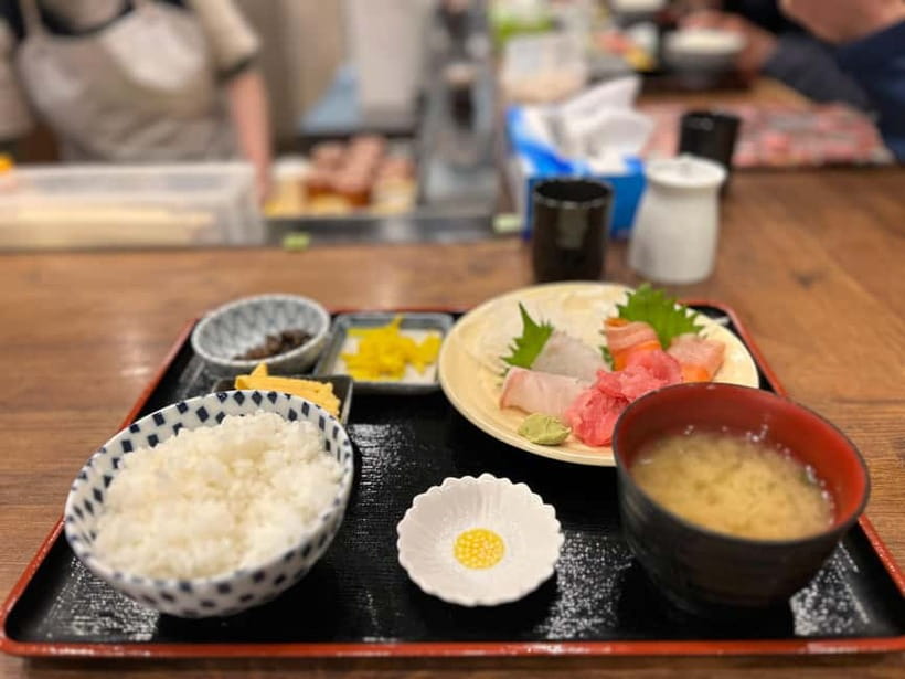 Tokyo: Toyosu & Tsukiji Market Adventure with Tuna Auction - Tsukiji Outer Market: eat, browse, repeat