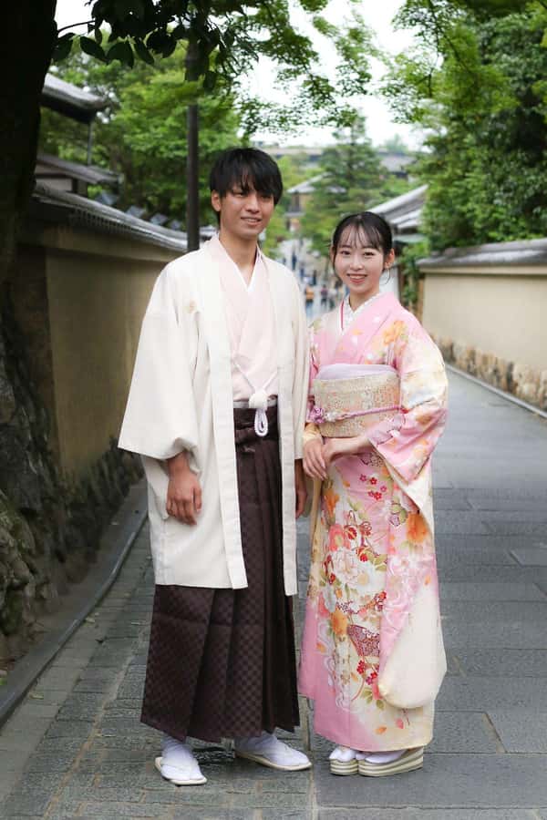 Tokyo: Traditional Kimono Rental Experience - Waiting Times Can Shape the Day
