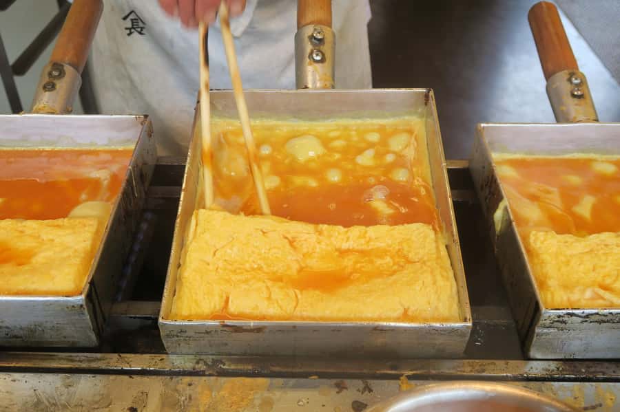 Tokyo : Tsukiji Fish Market Food Walking & Shrine Visit Tour - Why this short Tsukiji tour works