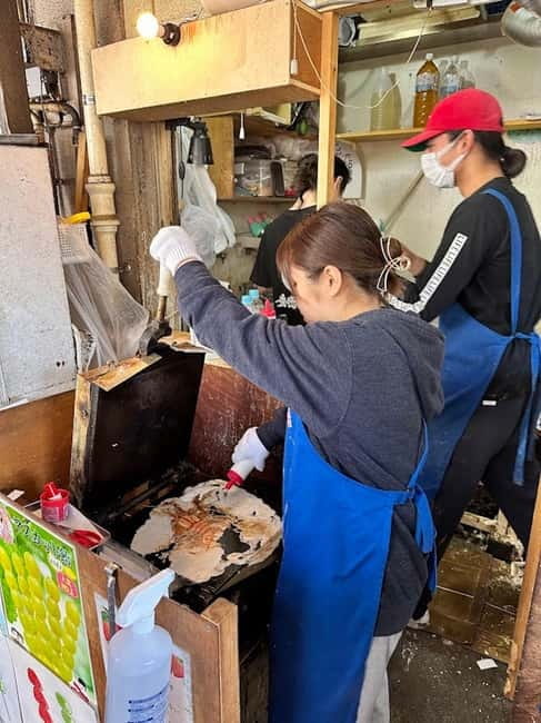 Tokyo: Tsukiji Fish Market Foodie and Educational Tour - Finishing with Lawson snack advice