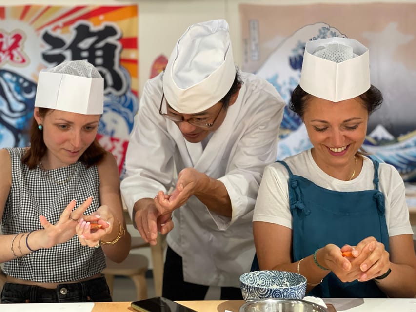 Tokyo: Tsukiji Fish Market Sushi Making Class with Pro Chef - The fish demonstration and Japanese knives