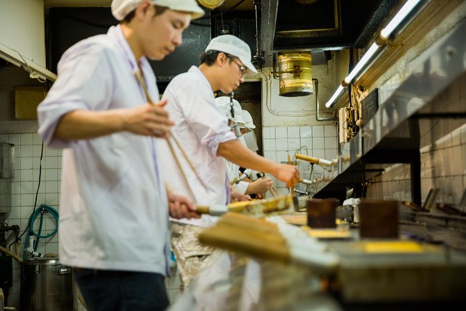 Tokyo : Tsukiji Fish Market Tour with Fresh Sashimi Tasting - What the 90-minute walk covers