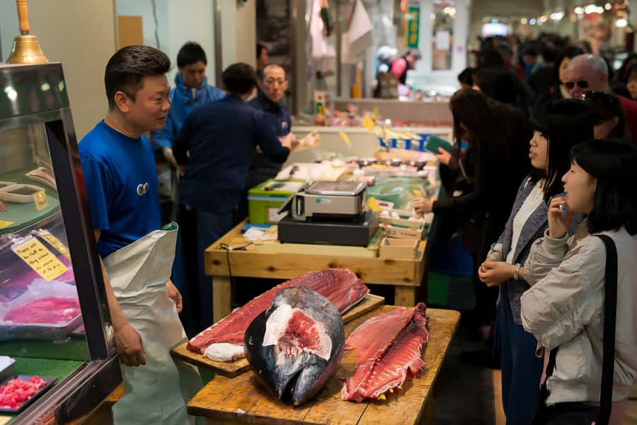 Tokyo: Tsukiji Market Walking Tour & Sushi Cooking Class - Practical details that affect your day