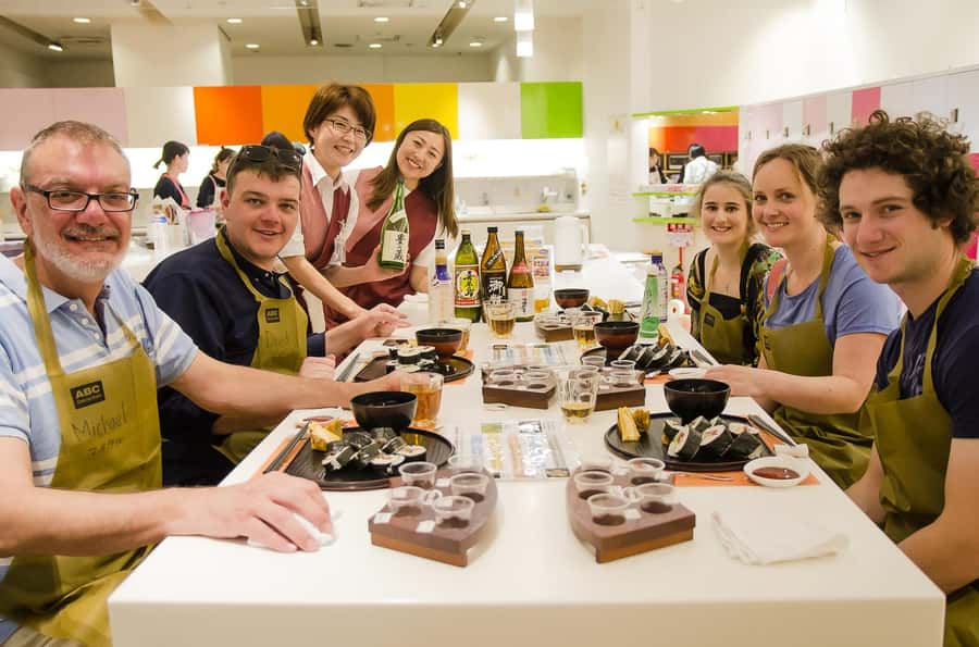 Tokyo: Tsukiji Market Walking Tour & Sushi Cooking Class - Who will enjoy this three-hour experience?