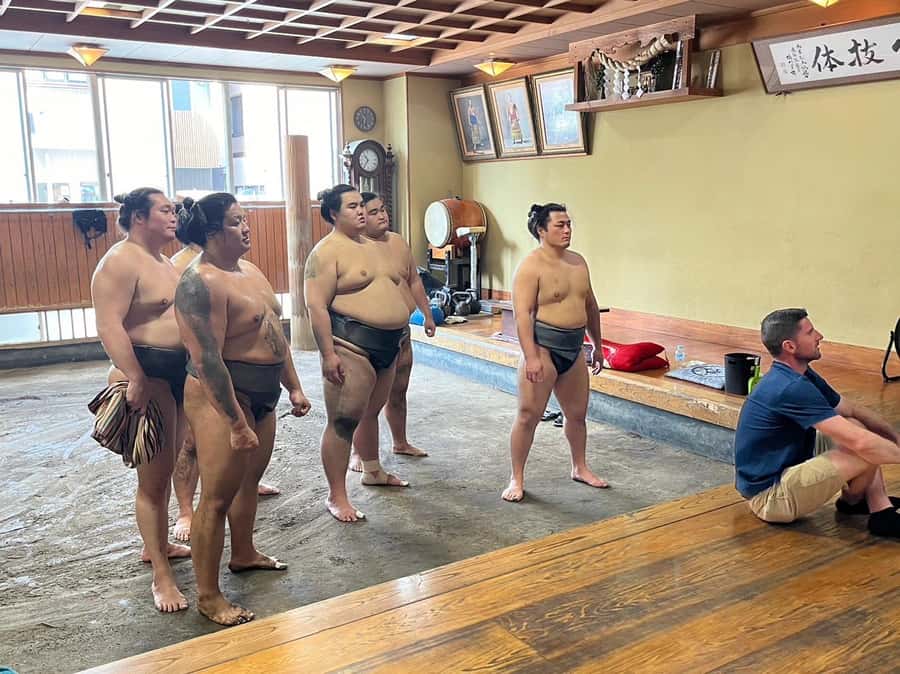 Tokyo: Visit Sumo Morning Practice with English Guide - The photo with rikishi is a nice finish