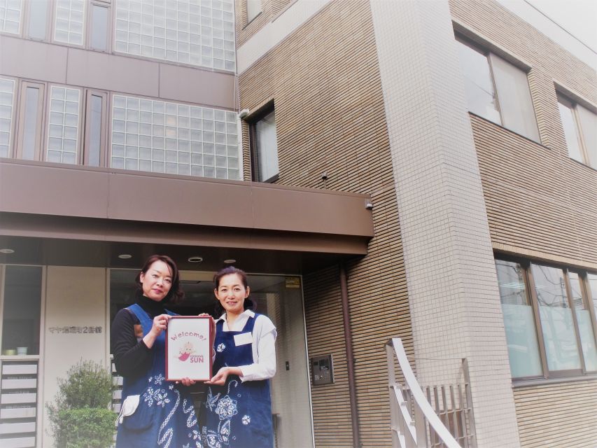 Tokyo: Wagyu and 7 Japanese Dishes Cooking Class - Arriving at the residential studio in Shinjuku