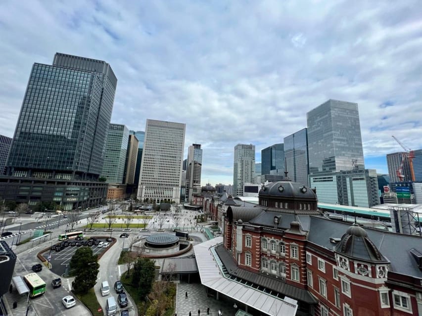 Tokyo walking tour around Imperial Palace and Tokyo Station - What the small group changes