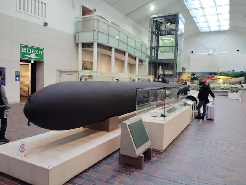 Tokyo War History Tour: Yasukuni Shrine & War Museum - The extended route to Chidorigafuchi