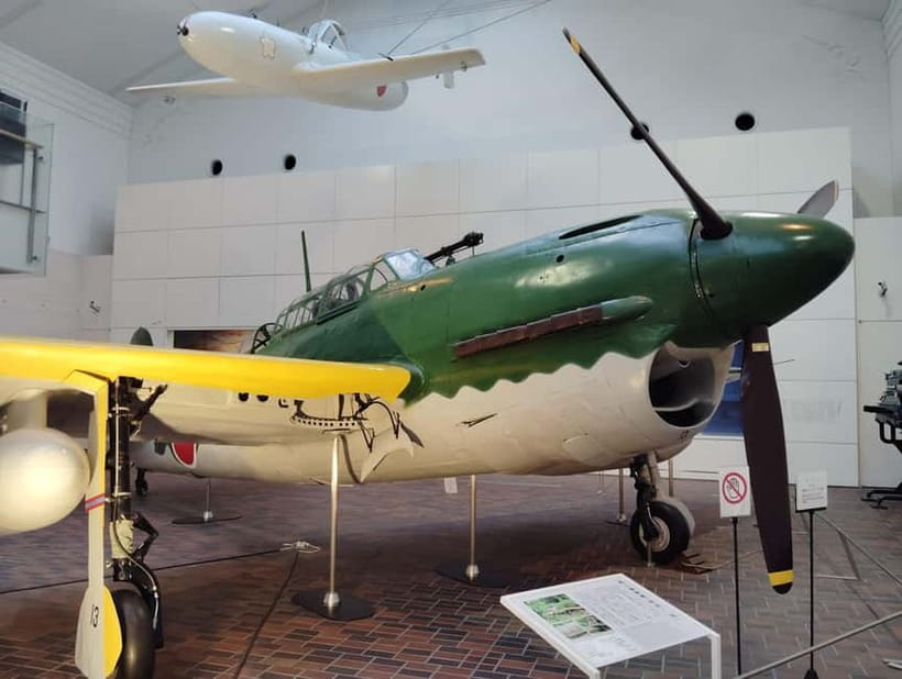 Tokyo War History Tour: Yasukuni Shrine & War Museum - What the private format changes
