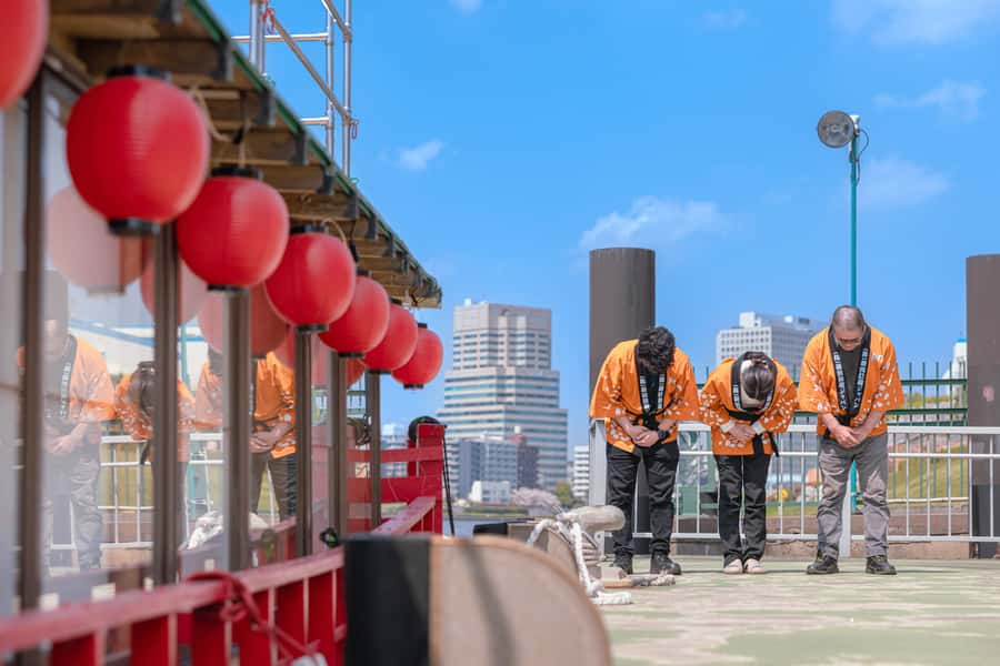 Tokyo: Yakatabune Dinner Cruise with Japanese Show & Drinks - Who will enjoy this cruise most?