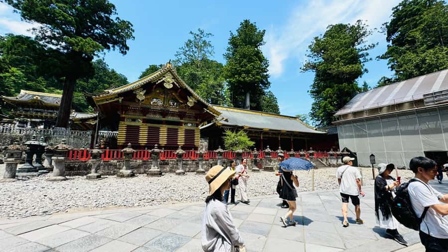 Tokyo/yokohama: Full Day Nikko Private Sightseeing Trip - Kegon Falls and the red maple season