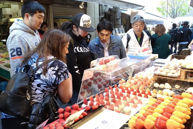 Toyosu Market Morning Tuna Auction and Tsukiji Food Tour with Licensed Guide - The quiet gap before Tsukiji opens