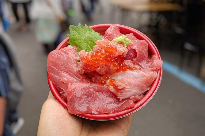 Tsukiji Fish Market Food Tour: Seafood, Street Food & Hidden Gems - What You Actually See at Tsukiji