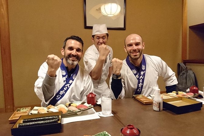 Tsukiji Fish Market Guided Tour and Sushi Making with Pro Chef - Reading the outer Tsukiji market