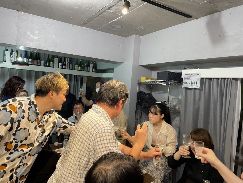 Tsukiji: Outer Market Walking Tour & Sake Tasting Experience - Key points to know before booking