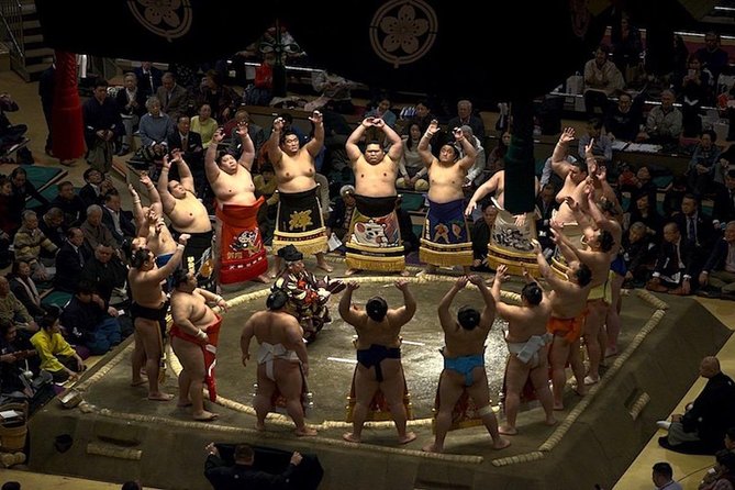Ultimate Sumo Tournament: Tokyo, Osaka, Nagoya, Fukuoka - Why a sumo guide changes the afternoon