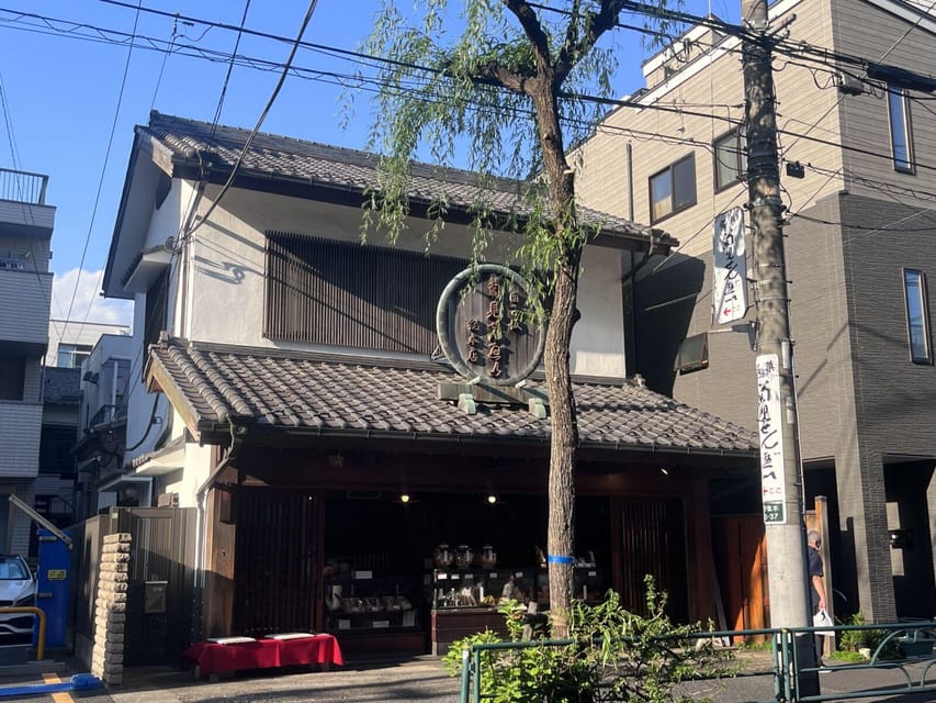 Walking Tour: Yanaka,Nezu& Sendagi: Tea Ceremony & Old Tokyo - Lunch and free time in Yanaka