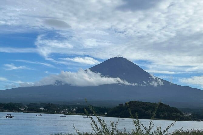 Wonderful Peaks & Peace: Mt. Fuji, Fuji Stupa & Hakone Tour - Chureito Pagoda and the famous Fuji viewpoint