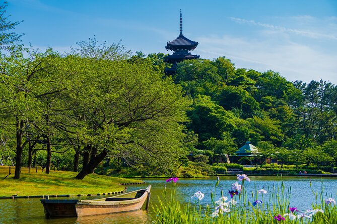Yokohama/Kamakura Private Tour by Car- English speaking Driver - Sankeien Gardens: classical buildings and seasonal color