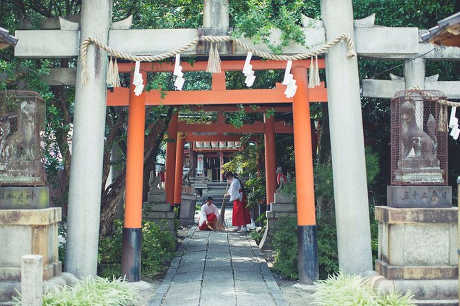 2-Hour Miko Small Group Experience at Takenobu Inari Jinja Shrine - Attire and Participants