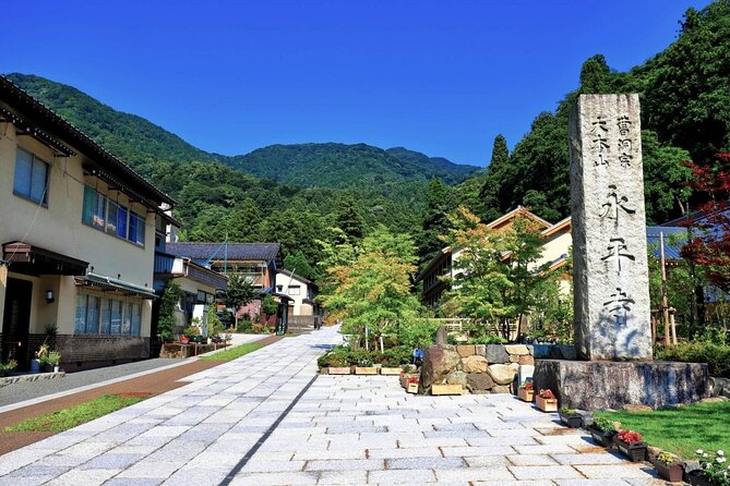 Full Day Tour Eiheiji Buddhist Temple and Fukui City Castle Town - Meeting and Pickup Information