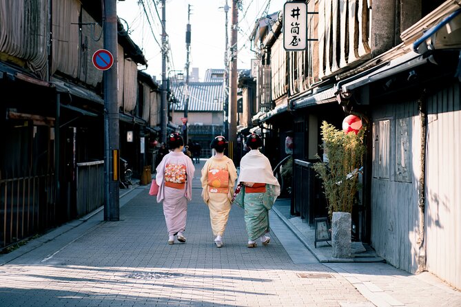 Kyoto Sunset Tour: Gion District, Pontocho, Yasaka & Secrets - Highlights and Inclusions