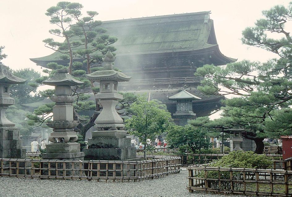 Nagano Audio Guide: Zenkō-ji, Museum & Zoo - Features and Description