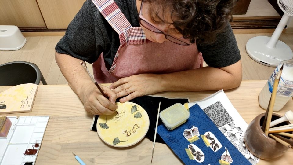 Osaka: Private Ceramic Painting Workshop - Experience Highlights