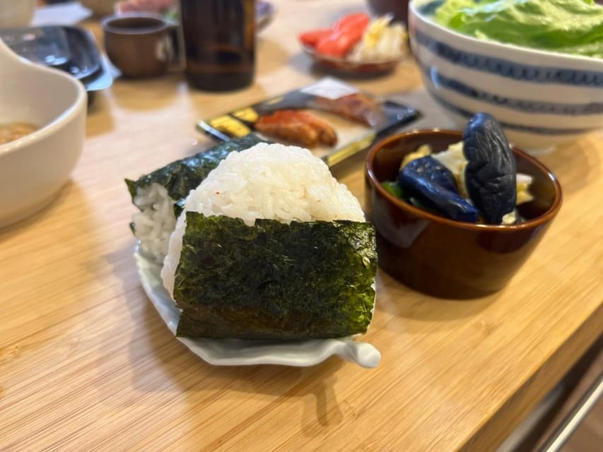 Tokyo : Onigiri Making and Combini Onigiri Eating Comparison - Activity Experience