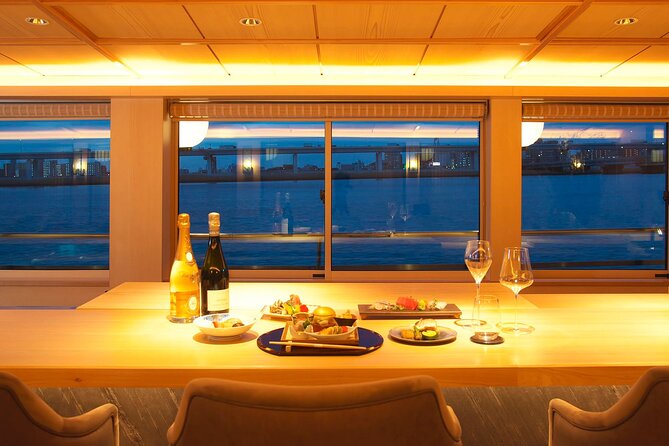 Tokyo: Yakatabune Private Lunch/Dinner Cruise - Main Dining Experience