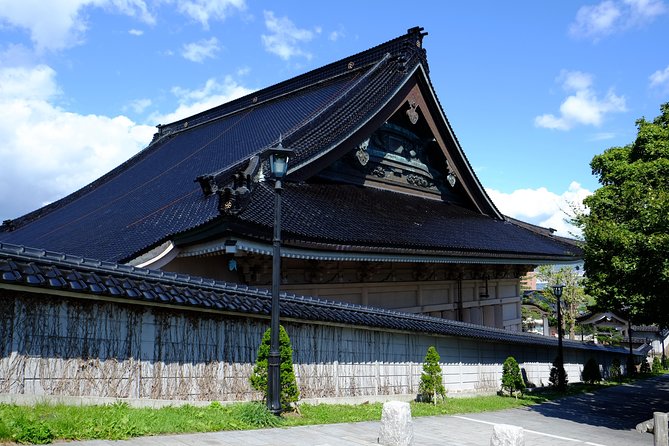 Walk Around Hakodates Hidden Spots Guided by Local Residents - Meeting Point: Marutamagoya